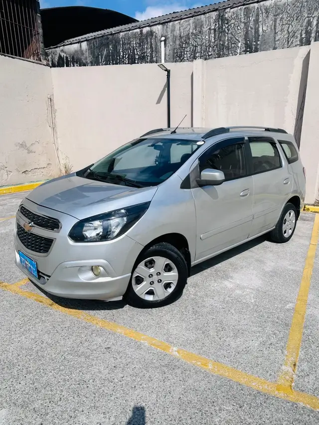 Carro Chevrolet Spin 2016 LT 5S 1.8 (Flex)