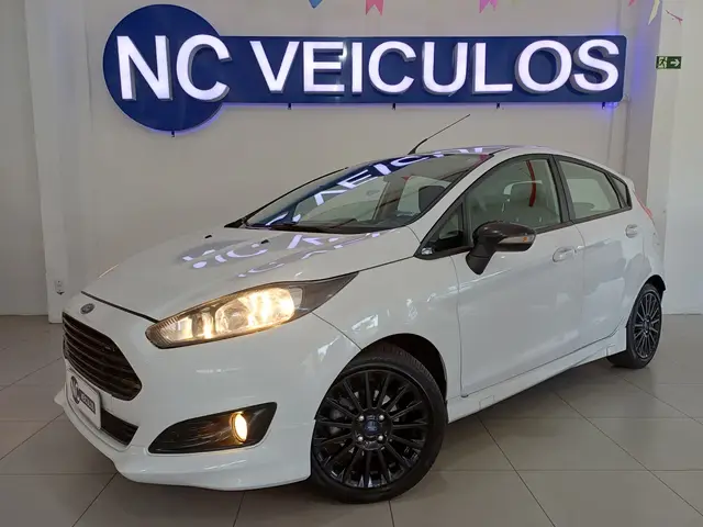 Carro Ford Fiesta Hatch 2016 1.6 (Flex)
