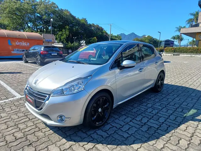 Carro Peugeot 208 2014 Griffe 1.6 16V (Flex)