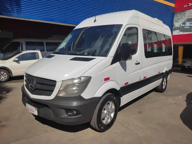 Carro Mercedes-Benz Sprinter 2019 VAN 415 CDI 15+1 Luxo