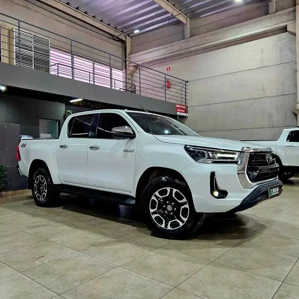 Carro Toyota Hilux Cabine Dupla 2024 SRX 4x4 2.8 Diesel
