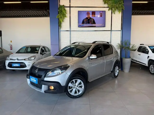 Carro Renault Sandero Stepway 2014 1.6 16V Hi-Flex (aut)