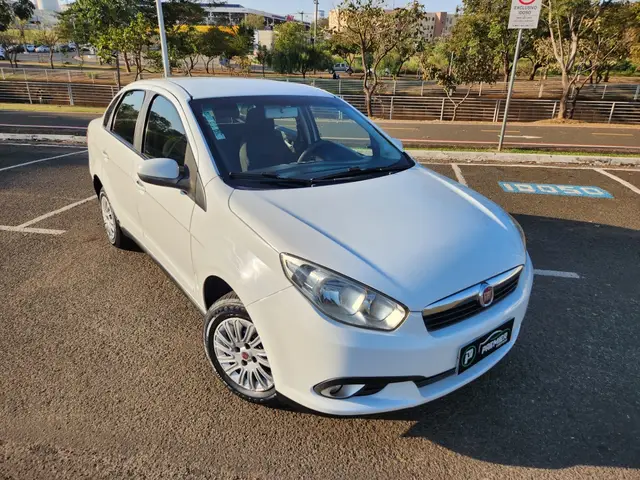 Carro Fiat Grand Siena 2014 Evo Attractive 1.4 8V (Flex)
