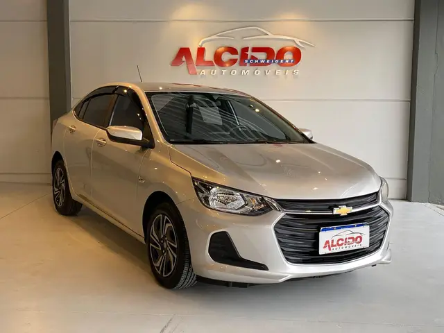 Carro Chevrolet Onix Plus 2023 LT 1.0