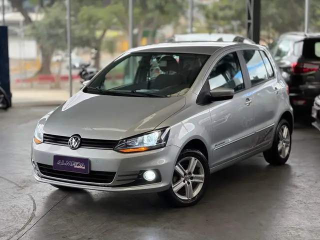 Carro Volkswagen Fox 2016 1.6 MSI Comfortline I-Motion (Flex)