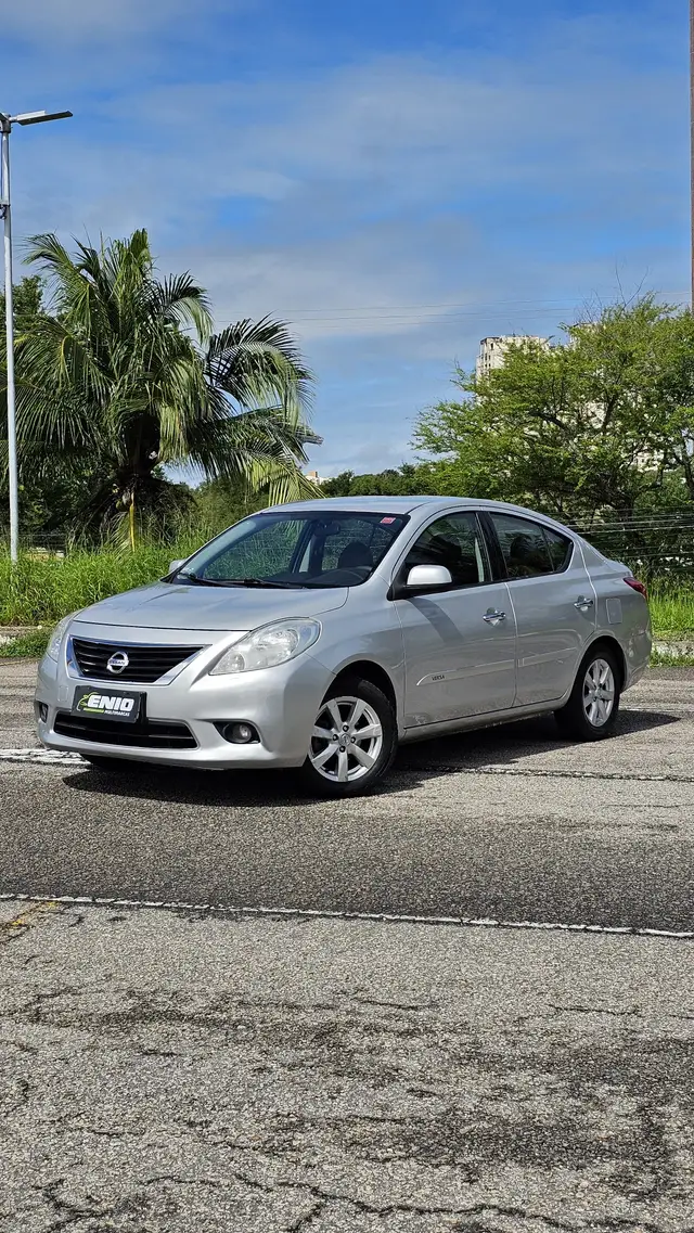 Carro Nissan Versa 2014 1.6 16V SL (Flex)