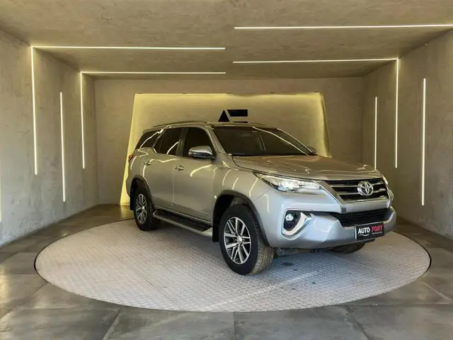 Carro Toyota SW4 2019 2.8 TDI SRX 7L 4x4 (Aut) (Diesel)