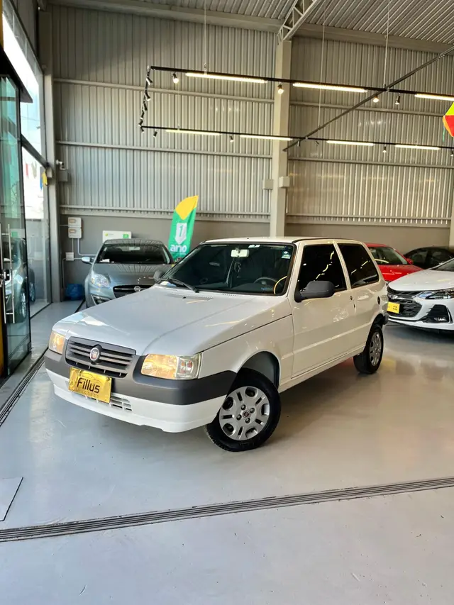 Carro Fiat Uno Mille 2013 Fire Economy 1.0 (Flex) 2p