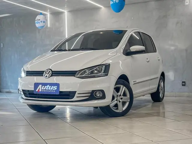 Carro Volkswagen Fox 2016 1.6 16v MSI Highline (Flex)