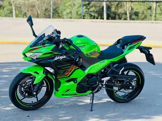 Moto Kawasaki Ninja 2024 400