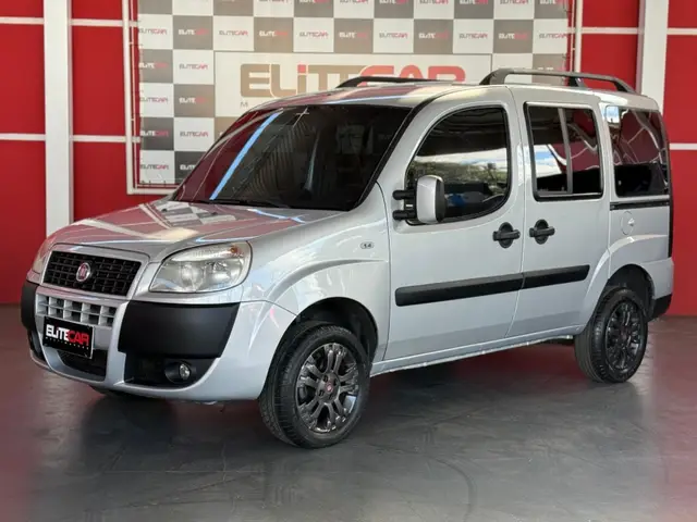 Carro Fiat Doblò 2015 Attractive 1.4 8V (Flex)
