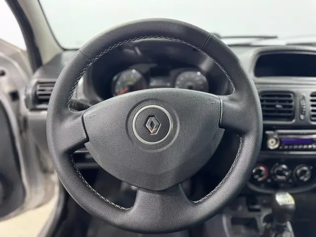 Carro Renault Clio 2013 Hatch. RN 1.0 16V
