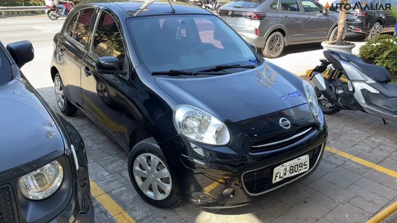 Nissan March 1.0 16V S (Flex)