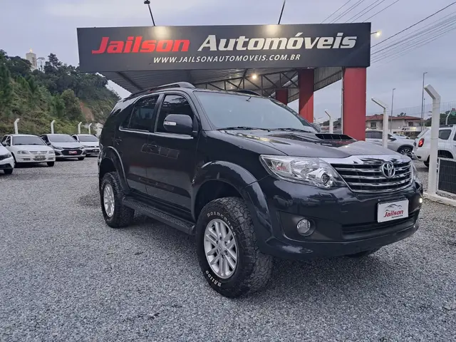 Carro Toyota Hilux SW4 2012 SRV 3.0 TDI 4X4 (5 Lugares)