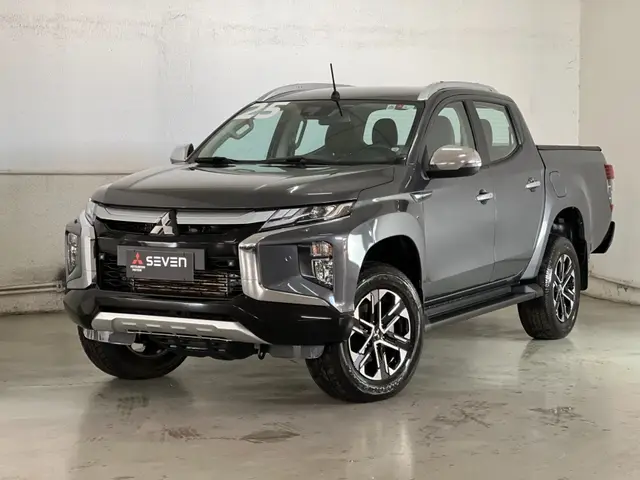 Carro Mitsubishi Triton 2025 HPE-S