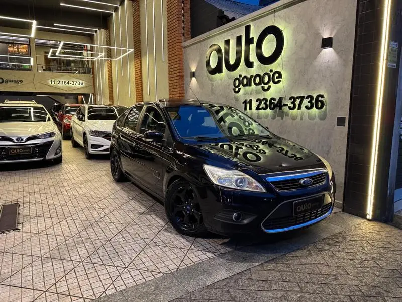 Ford Focus Hatch Titanium 2.0 16V (Aut)