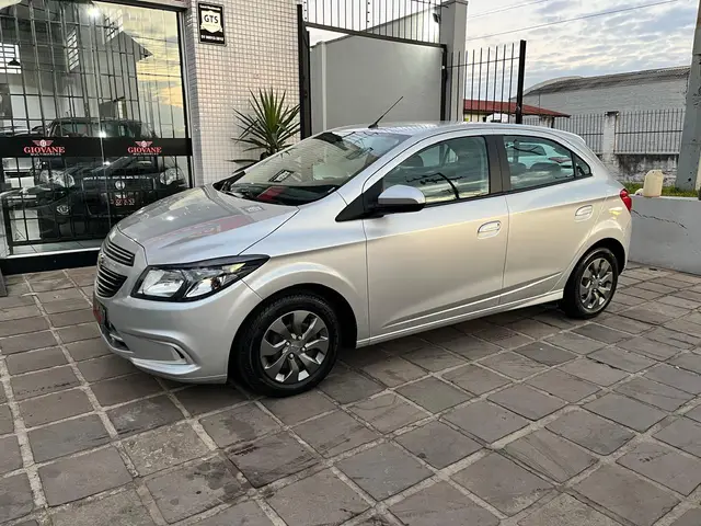 Carro Chevrolet Onix 2019 1.0 Joy SPE/4