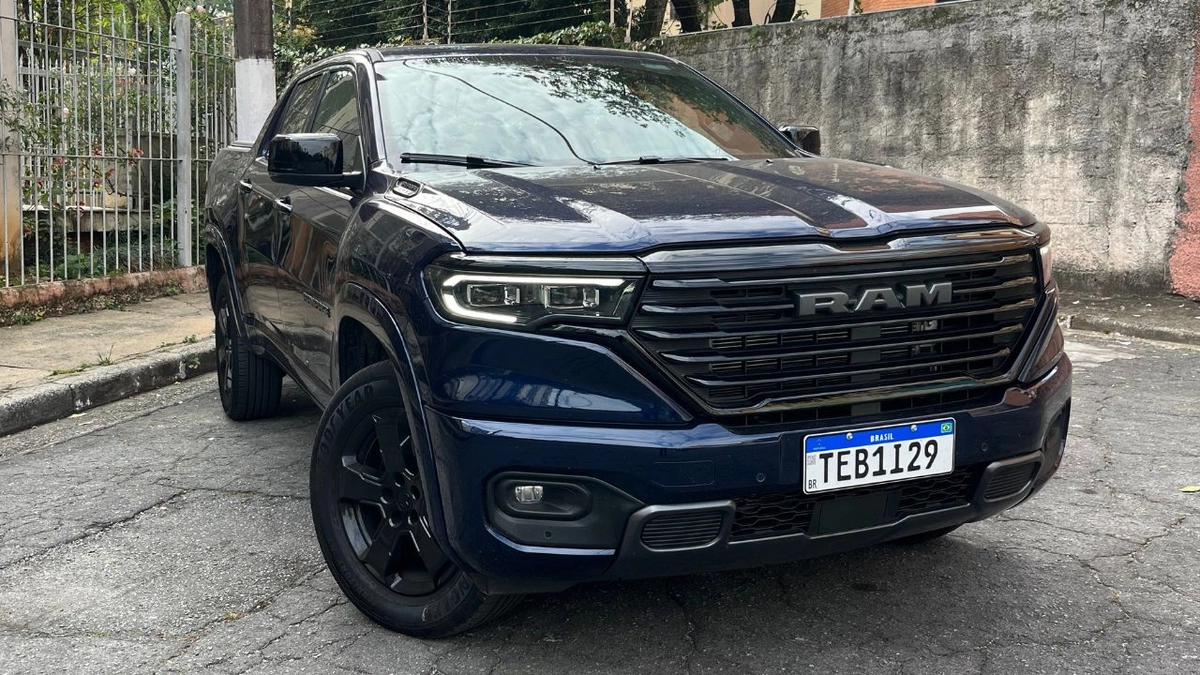 Em vez do motor diesel, essa versão vem equipado com motor 2.0 que entrega até 272 cv de potência