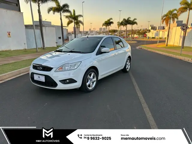 Carro Ford Focus Hatch 2013 GLX 2.0 16V (Flex)