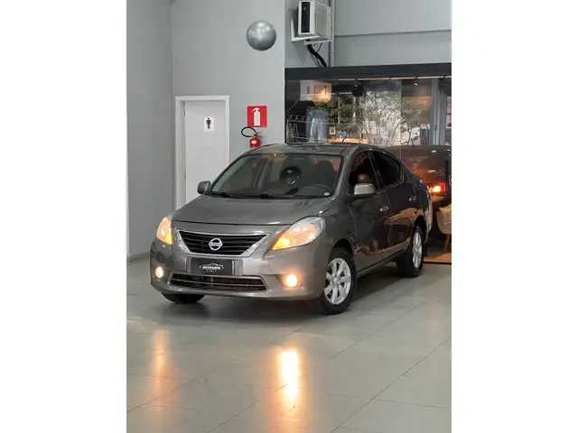 Carro Nissan Versa 2014 1.6 16V SL (Flex)