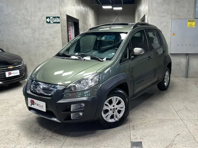 Carro Fiat Idea 2013 Adventure 1.8 16V E.TorQ (Flex)