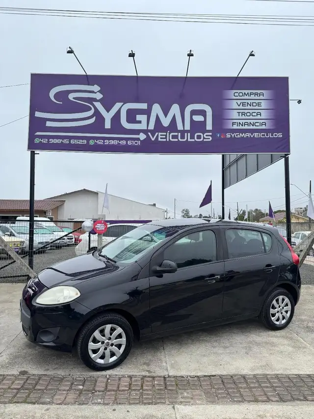 Carro Fiat Palio 2013 Attractive 1.4 8V (Flex)