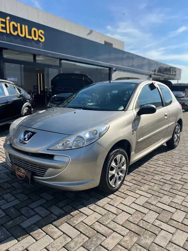 Carro Peugeot 207 2012 Hatch XR 1.4 8V (flex) 2p