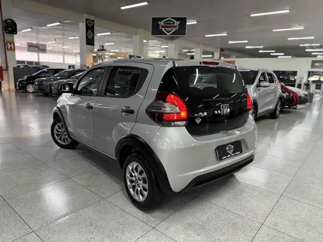 Carro Fiat Mobi 2024 Trekking 1.0