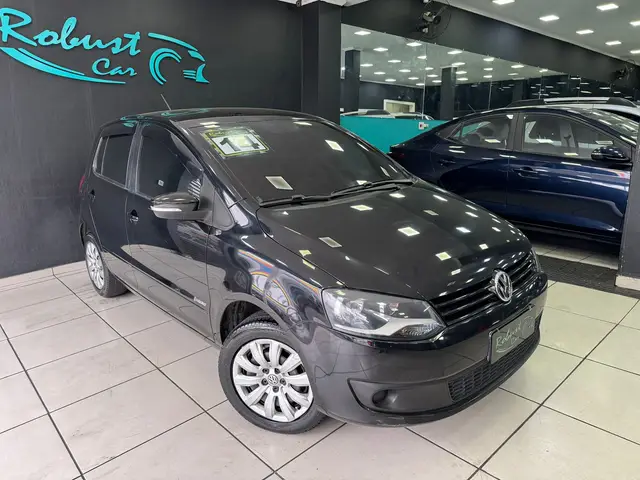 Carro Volkswagen Fox 2014 1.0 TEC (Flex) 4p