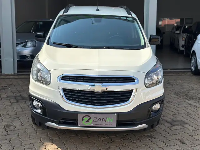Carro Chevrolet Spin 2017 Activ 1.8 (Flex) (Aut)