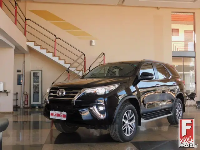 Carro Toyota SW4 2019 2.8 TDI SRX 7L 4x4 (Aut) (Diesel)