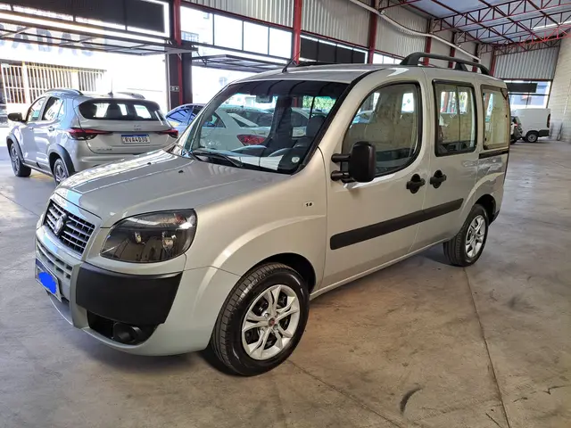 Carro Fiat Doblò 2021 Essence 1.8 16V (Flex)