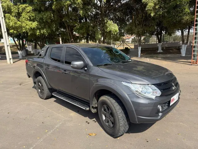 Carro Mitsubishi L200 Triton Sport 2018 Sport 2.4 DID-H HPE Top 4WD (Aut)