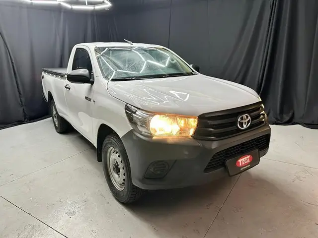 Carro Toyota Hilux Cabine Simples 2020 2.8 TDI CS 4x4