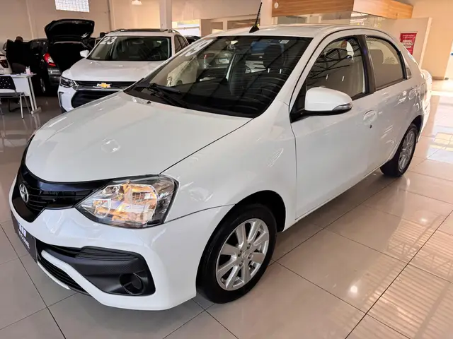 Carro Toyota Etios Sedan 2019 X Plus 1.5 (Aut) (Flex)