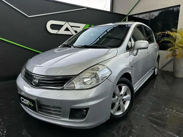 Carro Nissan Tiida 2012 S 1.8 (flex)