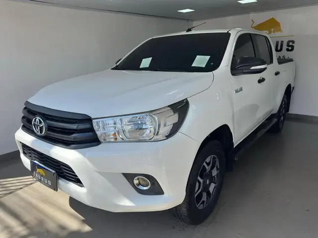 Carro Toyota Hilux Cabine Dupla 2017 Hilux 2.8 TDI STD CD 4x4