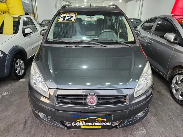 Carro Fiat Idea 2012 Attractive 1.4 8V (Flex)