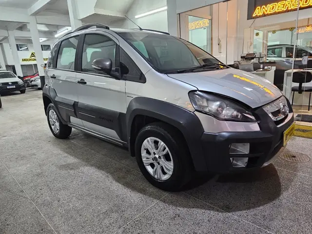 Carro Fiat Idea 2015 Adventure 1.8 16V E.TorQ (Flex)