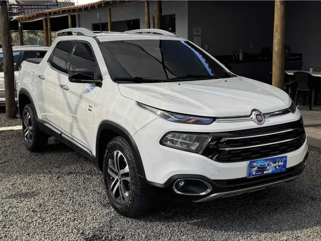 Carro Fiat Toro 2018 Volcano 2.0 diesel AT9 4x4