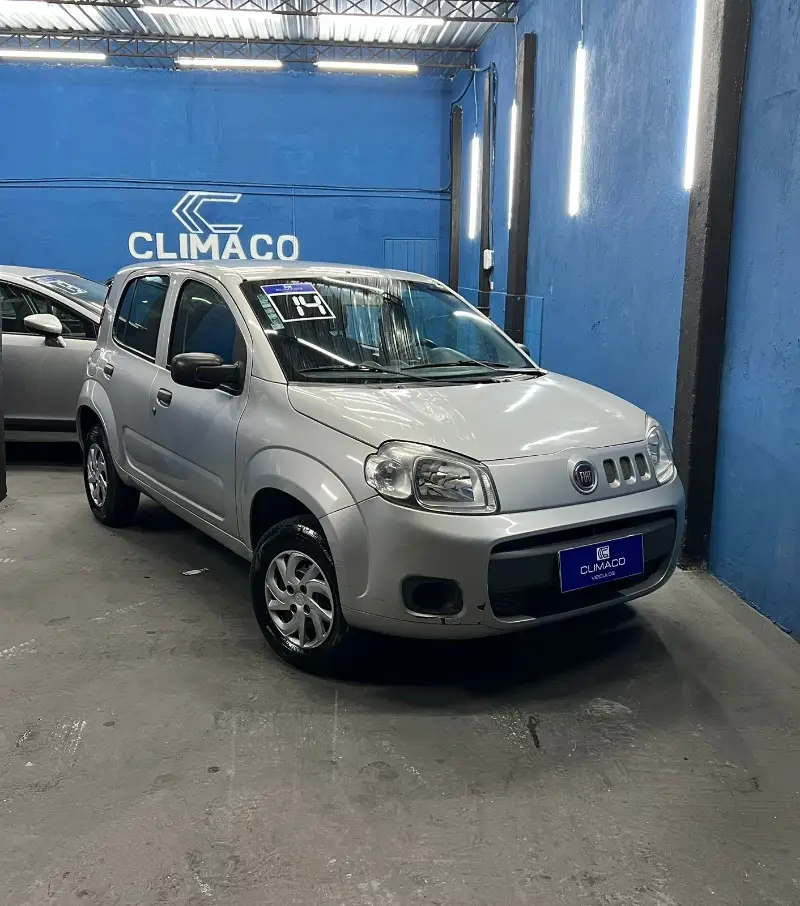 Fiat Uno Vivace College 1.0 8V (Flex) 4p