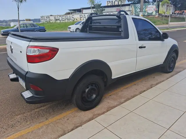 Carro Fiat Strada 2014 Working 1.4 (Flex)