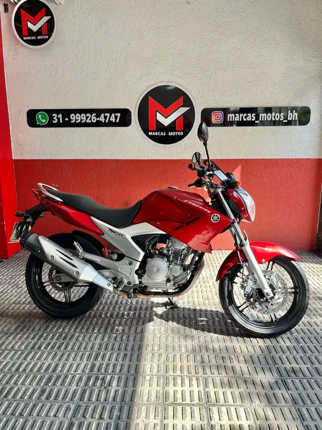 Moto Yamaha YS 250 Fazer 2013 Racing Blue