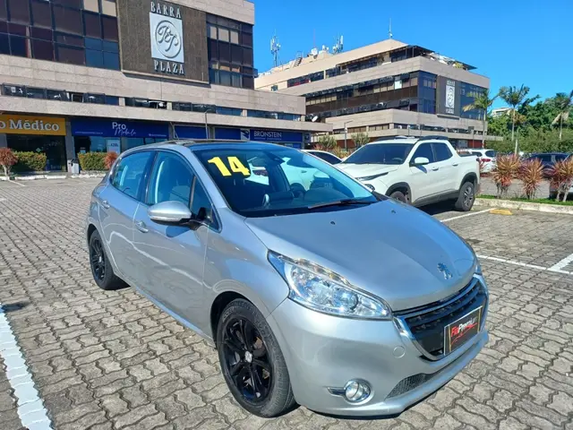 Carro Peugeot 208 2014 Griffe 1.6 16V (Flex)