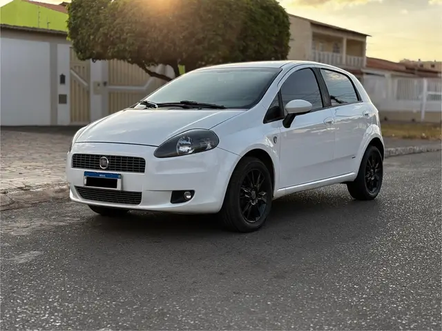 Carro Fiat Punto 2012 Attractive 1.4 (Flex)