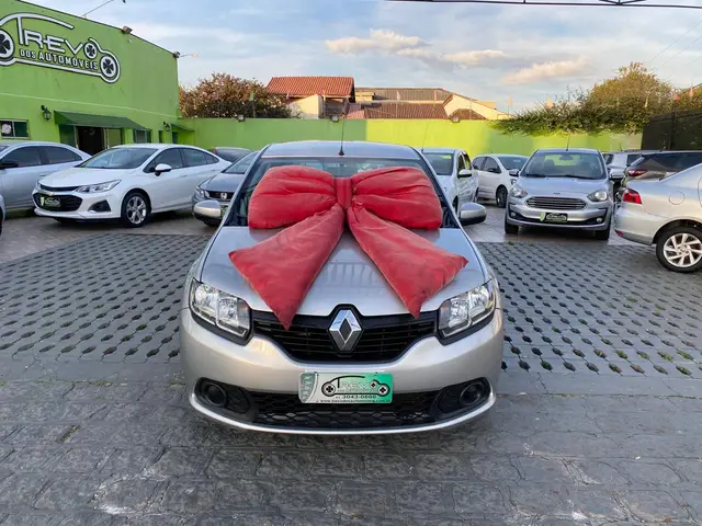 Carro Renault Sandero 2015 Authentique HIi-Power 1.0 16V (Flex)
