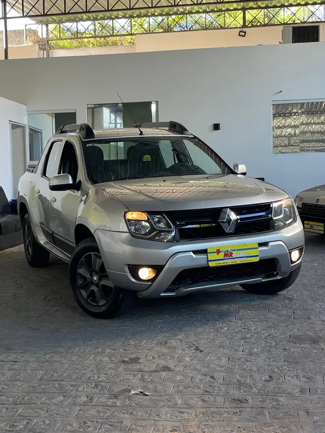 Carro Renault Duster Oroch 2016 2.0 16V Dynamique (Flex)