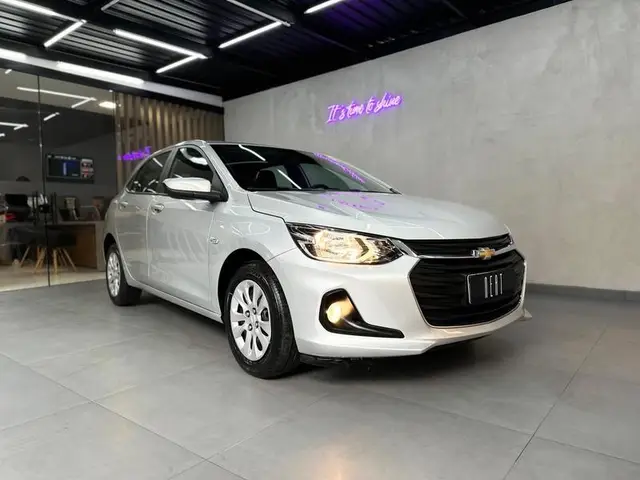 Carro Chevrolet Onix 2023 LT 1.0