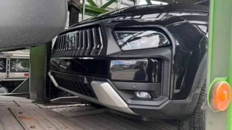 Nova Fiat Toro aparece antes da hora com visual polêmico