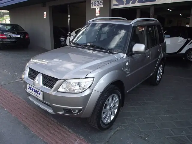 Carro Mitsubishi Pajero TR4 2012 2.0 16V 4x2 (Flex)